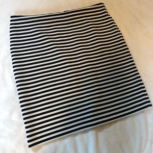 Loft size 10 black & white skirt